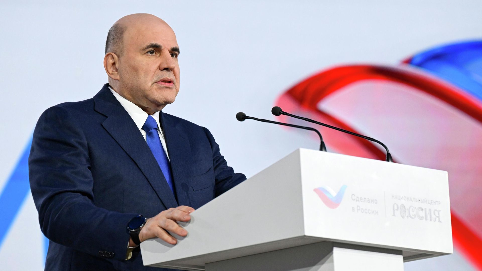 Председатель правительства РФ Михаил Мишустин выступает на пленарном заседании международного экспортного форума Сделано в России в Москве Председатель правительства РФ Михаил Мишустин выступает на пленарном заседании международного экспортного форума Сделано в России в Москве - РИА Новости, 1920, 21.10.2025