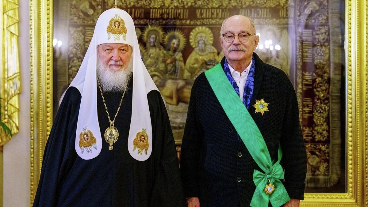 Патриарх Кирилл наградил Никиту Михалкова орденом Славы и чести I степени - РИА Новости, 1920, 21.10.2025
