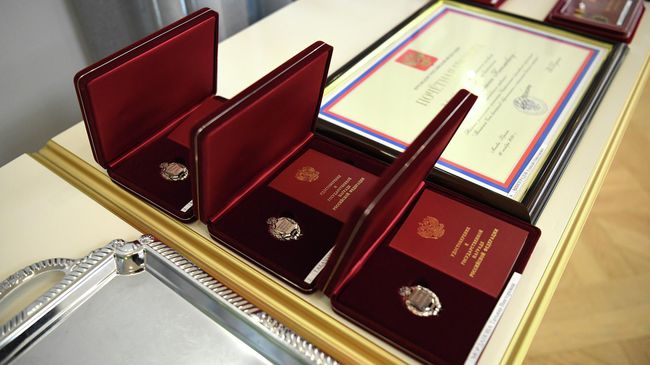 Жителям Тверской области вручили региональные и федеральные награды