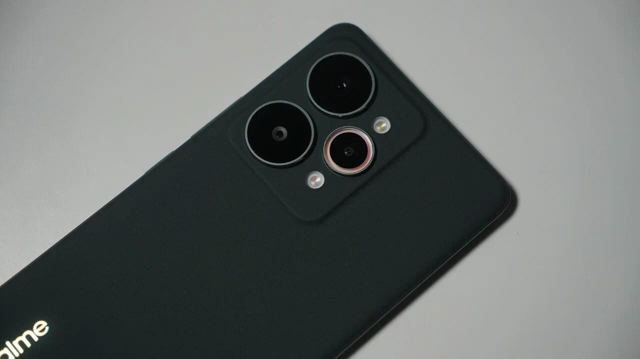 Камера смартфона realme 15 Pro Камера смартфона realme 15 Pro - РИА Новости, 1920, 21.10.2025