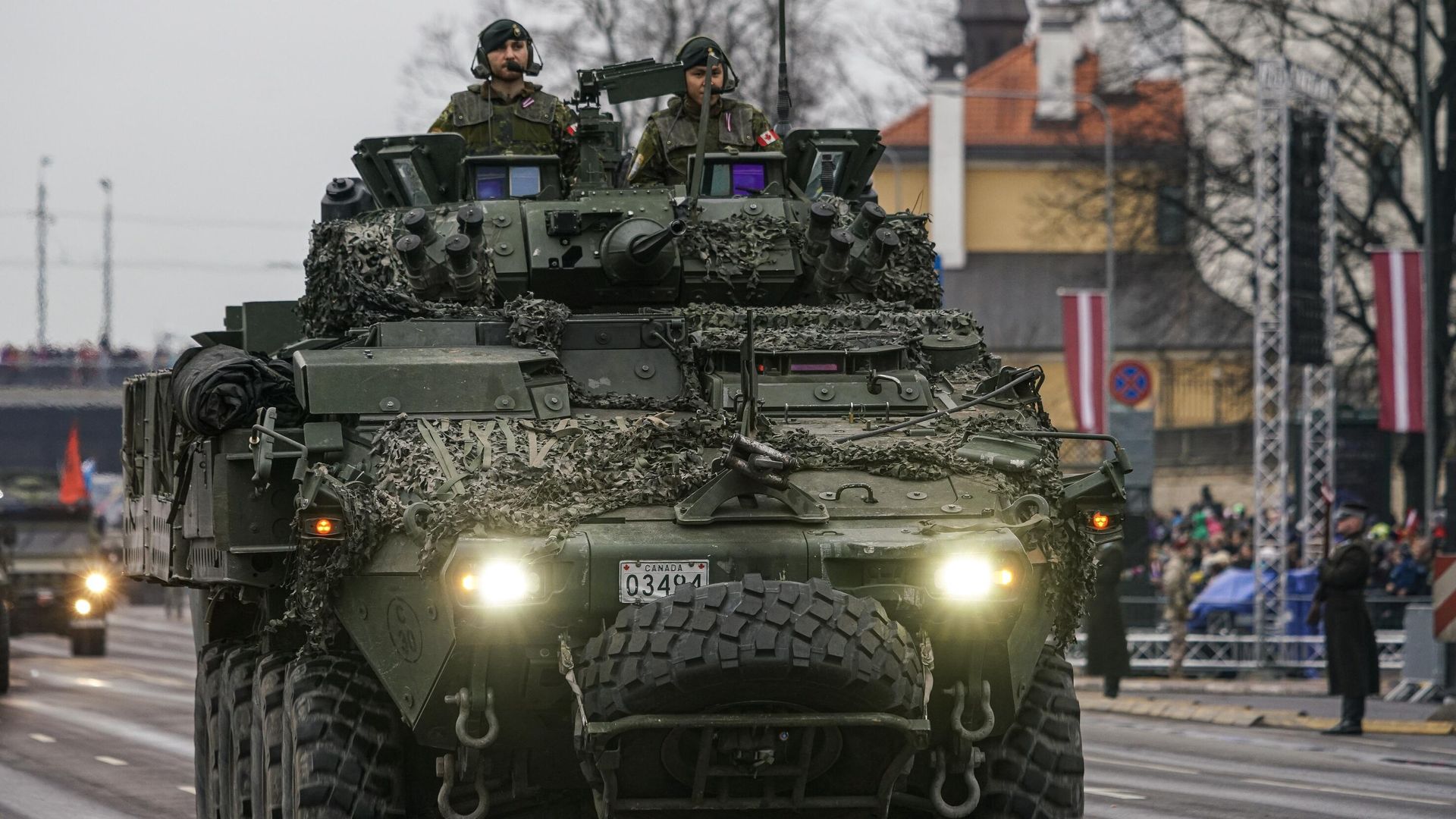 Военнослужащие Канады на бронетранспортере LAV III - РИА Новости, 1920, 22.10.2025