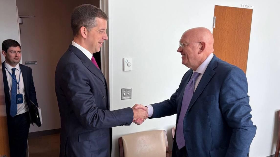 Постпред РФ при ООН Василий Небензя и глава МИД Сербии Марко Джурич во время встречи - РИА Новости, 1920, 22.10.2025