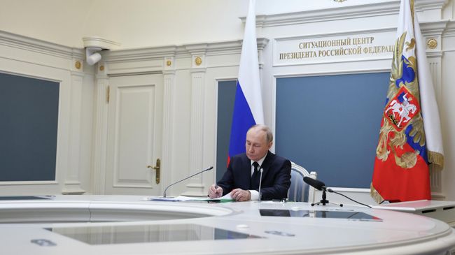Президент РФ, верховный главнокомандующий ВС РФ Владимир Путин проводит тренировку стратегических ядерных сил с привлечением их наземной, морской и авиационной составляющих. 22 октября 2025 Президент РФ, верховный главнокомандующий ВС РФ Владимир Путин проводит тренировку стратегических ядерных сил с привлечением их наземной, морской и авиационной составляющих. 22 октября 2025
