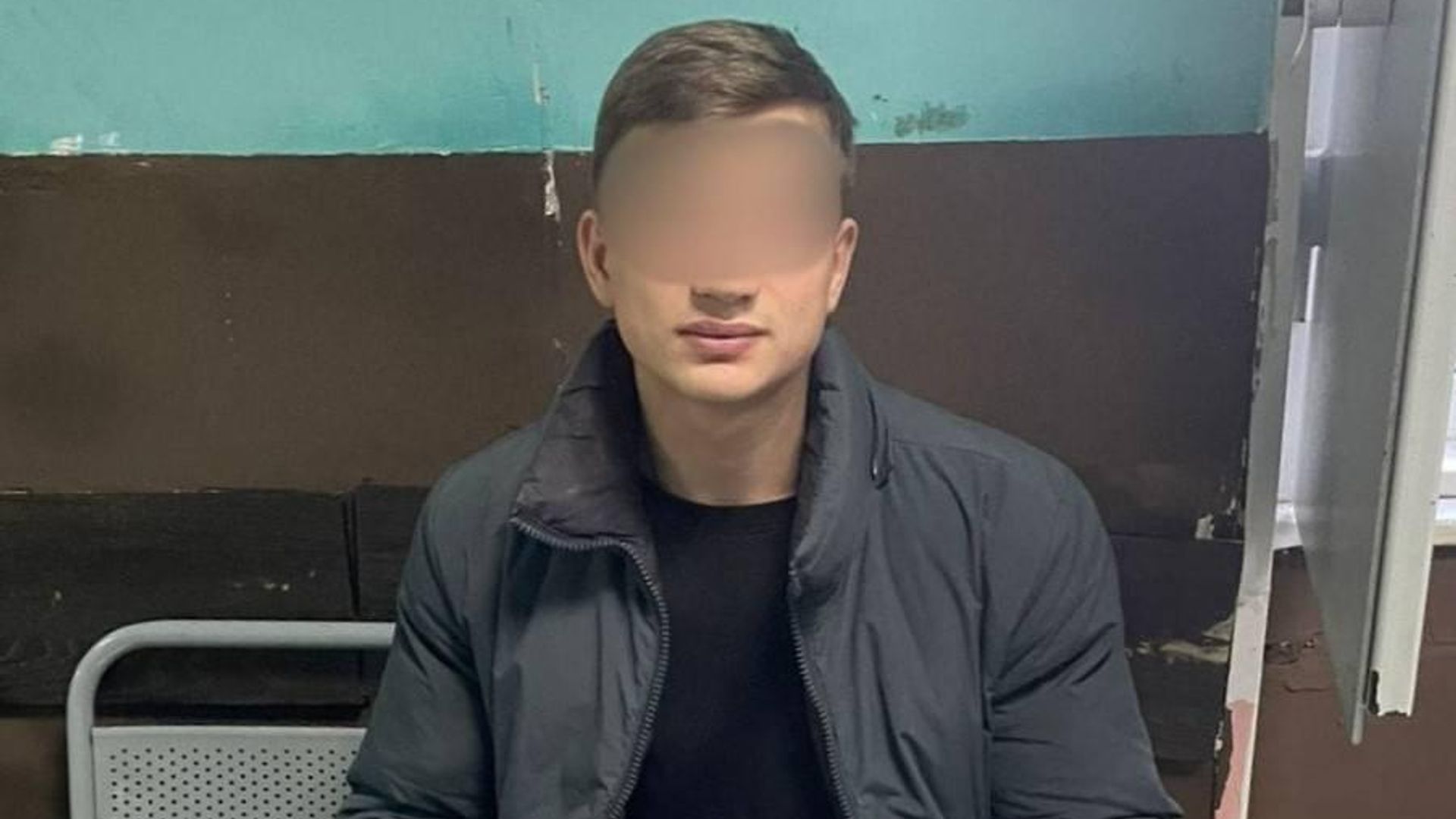 21-летний уроженец Перми задержан за нарушением правил дорожного движения на Дворцовой набережной - РИА Новости, 1920, 22.10.2025