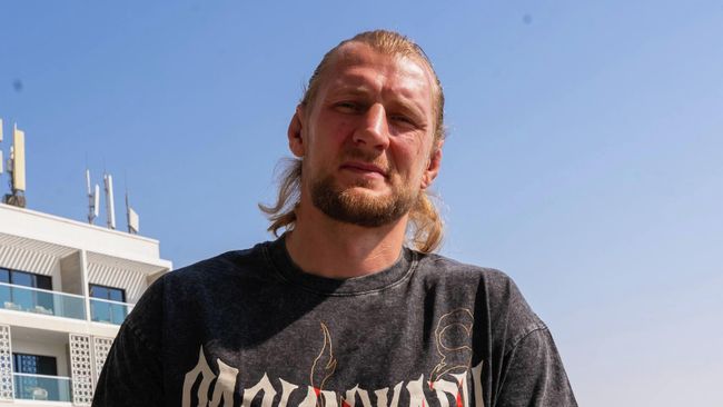 Александр Волков
