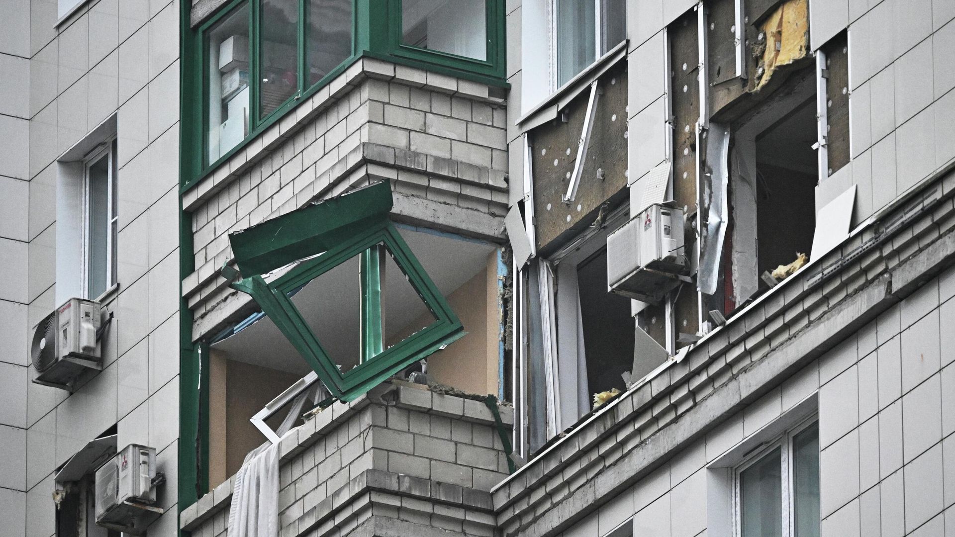 Последствия попадания БПЛА в жилой дом в подмосковном Красногорске - РИА Новости, 1920, 24.10.2025