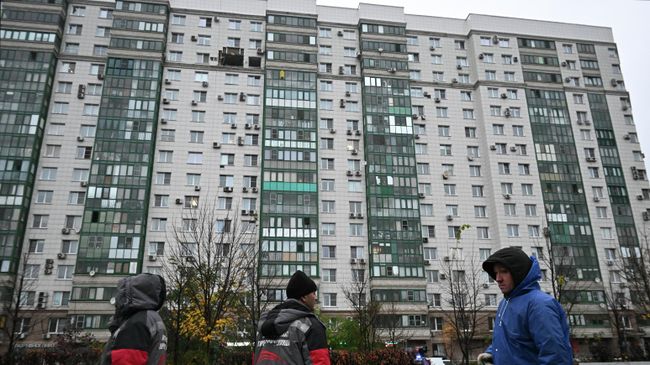 Последствия попадания БПЛА в жилой дом в подмосковном Красногорске
