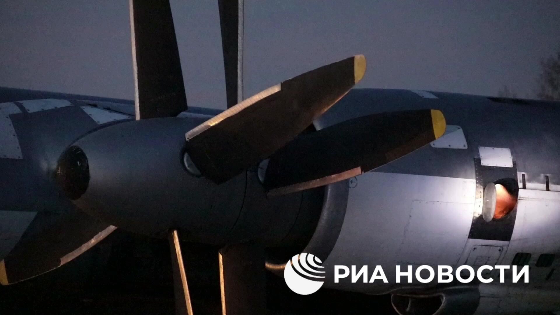 Плановый полет стратегических ракетоносцев Ту-95мс над нейтральными водами Японского моря Плановый полет стратегических ракетоносцев Ту-95мс над нейтральными водами Японского моря - РИА Новости, 1920, 24.10.2025