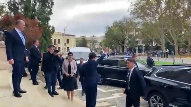 Позор, предатель: президента Румынии освистали в городе Яссы за поддержку Украины