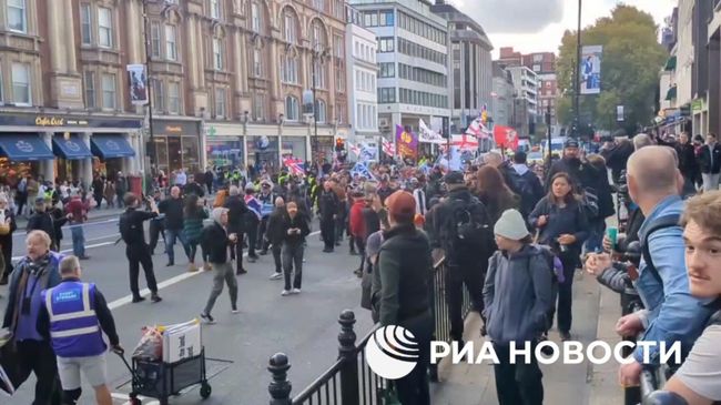 Массовая акция в центре Лондона