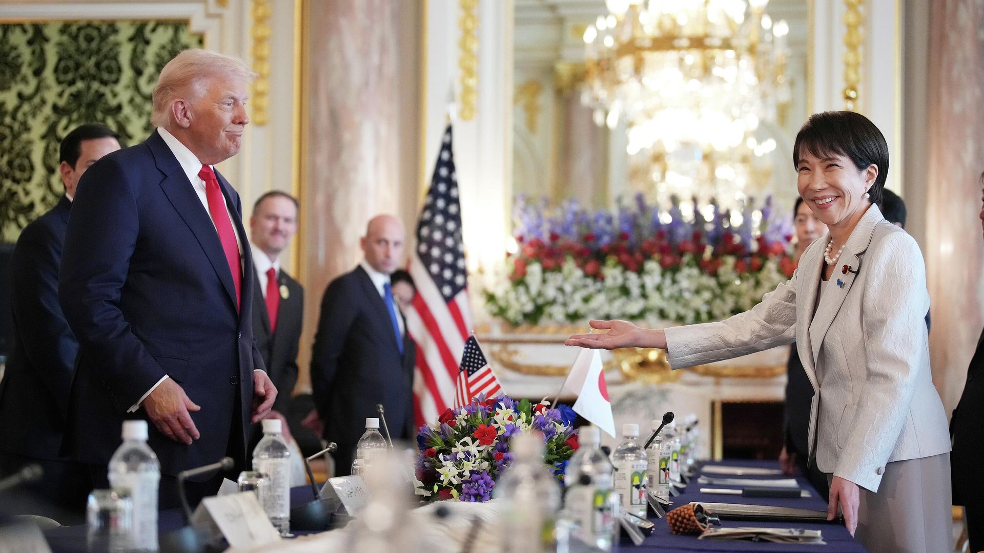 Президент США Дональд Трамп и премьер-министр Японии Санаэ Такаити во время встречи в Токио. 28 октября 2025 Президент США Дональд Трамп и премьер-министр Японии Санаэ Такаити во время встречи в Токио. 28 октября 2025 - РИА Новости, 1920, 28.10.2025