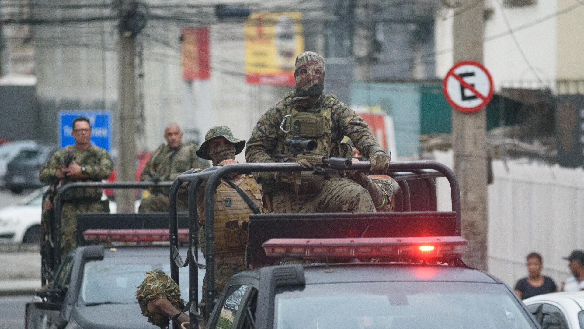 Полицейская операция против банды Comando Vermelho в северной части Рио-де-Жанейро. 28 октября 2025 - РИА Новости, 1920, 28.10.2025