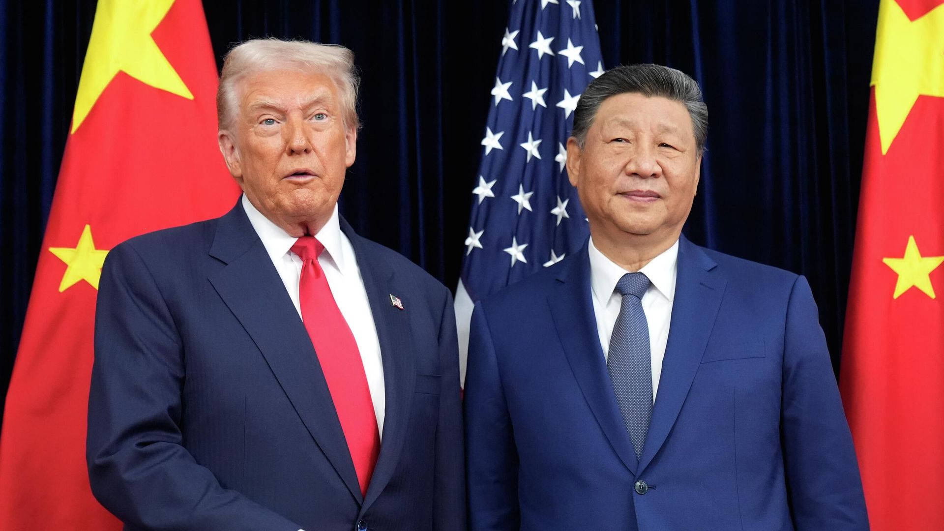Встреча Дональда Трампа и Си Цзиньпина на авиабазе Гимхэ в Пусане, Южная Корея Встреча Дональда Трампа и Си Цзиньпина на авиабазе Гимхэ в Пусане, Южная Корея - РИА Новости, 1920, 16.04.2026