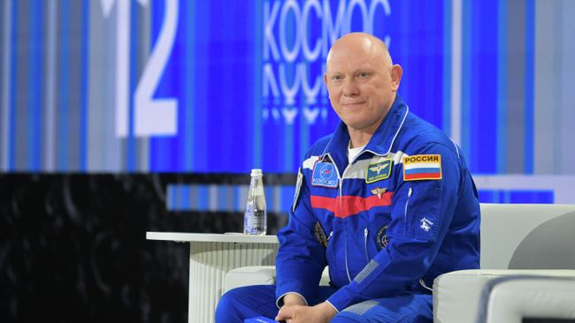 Летчик-космонавт, Герой России Олег Артемьев 