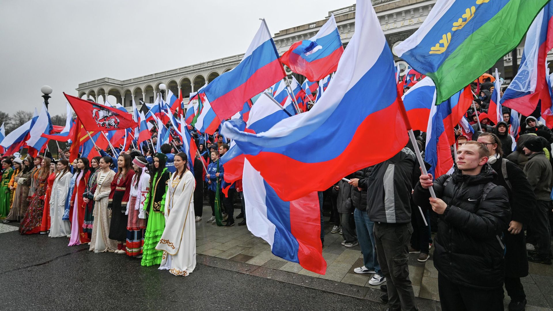 Участники праздничных мероприятий в День народного единства в Москве - РИА Новости, 1920, 18.10.2026