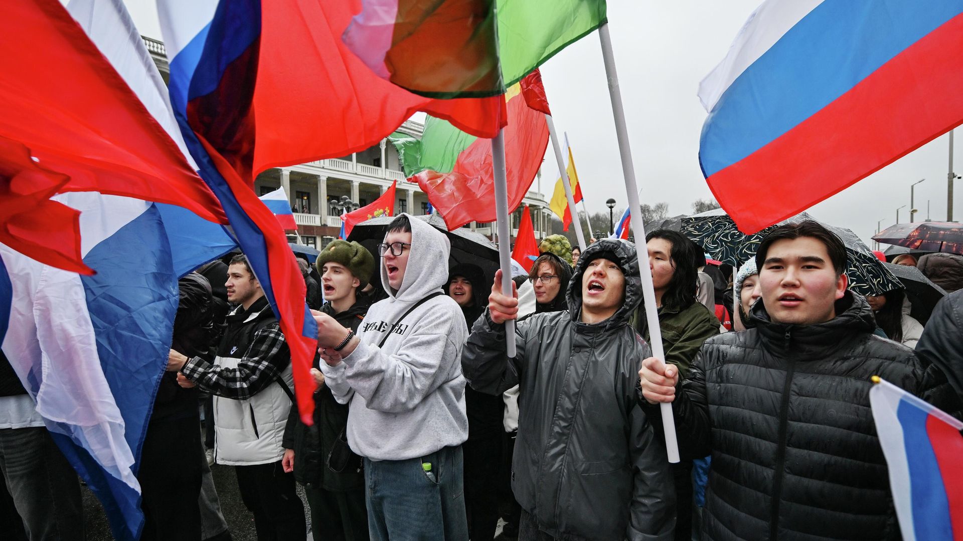Участники праздничных мероприятий в День народного единства в Москве Участники праздничных мероприятий в День народного единства в Москве - РИА Новости, 1920, 29.12.2025