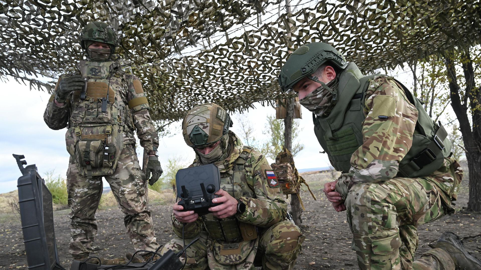 Военнослужащие ВС РФ в зоне проведения СВО Военнослужащие ВС РФ в зоне проведения СВО - РИА Новости, 1920, 17.12.2025