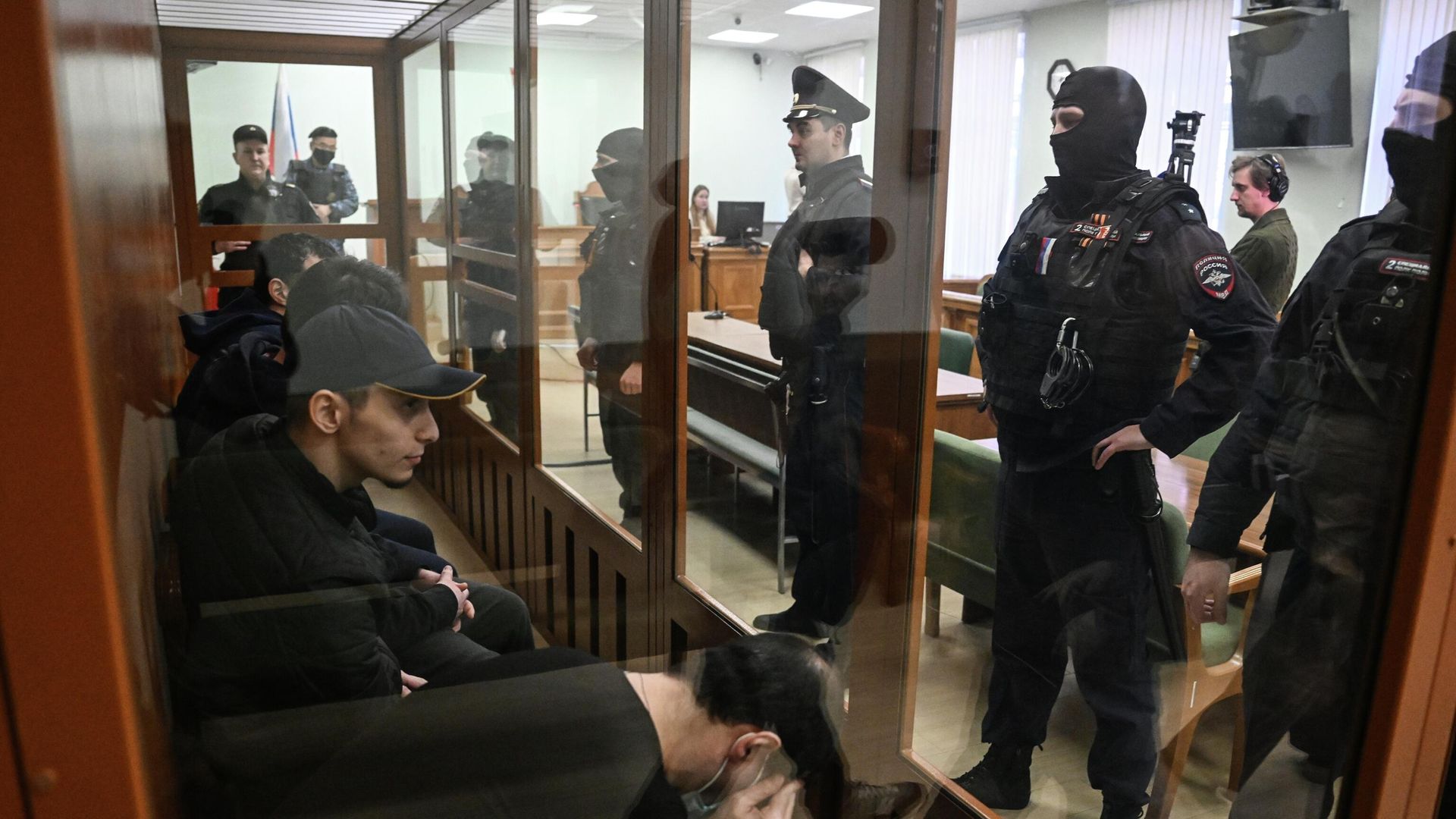 Обвиняемые по делу о теракте против начальника войск РХБЗ Вооруженных сил РФ Игоря Кириллова во Втором Западном окружном военном суде в Москве Обвиняемые по делу о теракте против начальника войск РХБЗ Вооруженных сил РФ Игоря Кириллова во Втором Западном окружном военном суде в Москве - РИА Новости, 1920, 06.11.2025