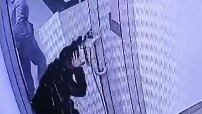 Кадр записи камеры видеонаблюдения Кадр записи камеры видеонаблюдения - РИА Новости, 1920, 05.11.2025