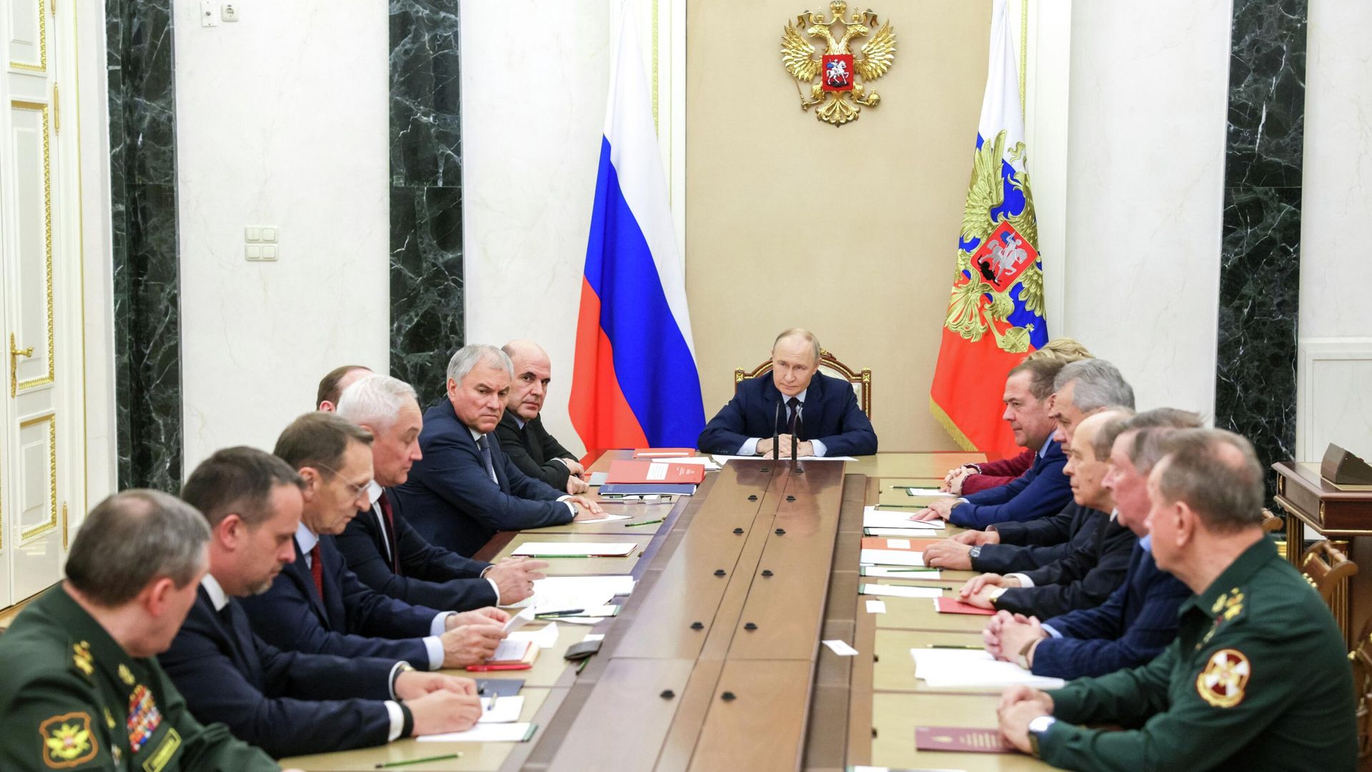 Президент РФ Владимир Путин проводит оперативное совещание с постоянными членами Совета Безопасности РФ - РИА Новости, 1920, 05.11.2025