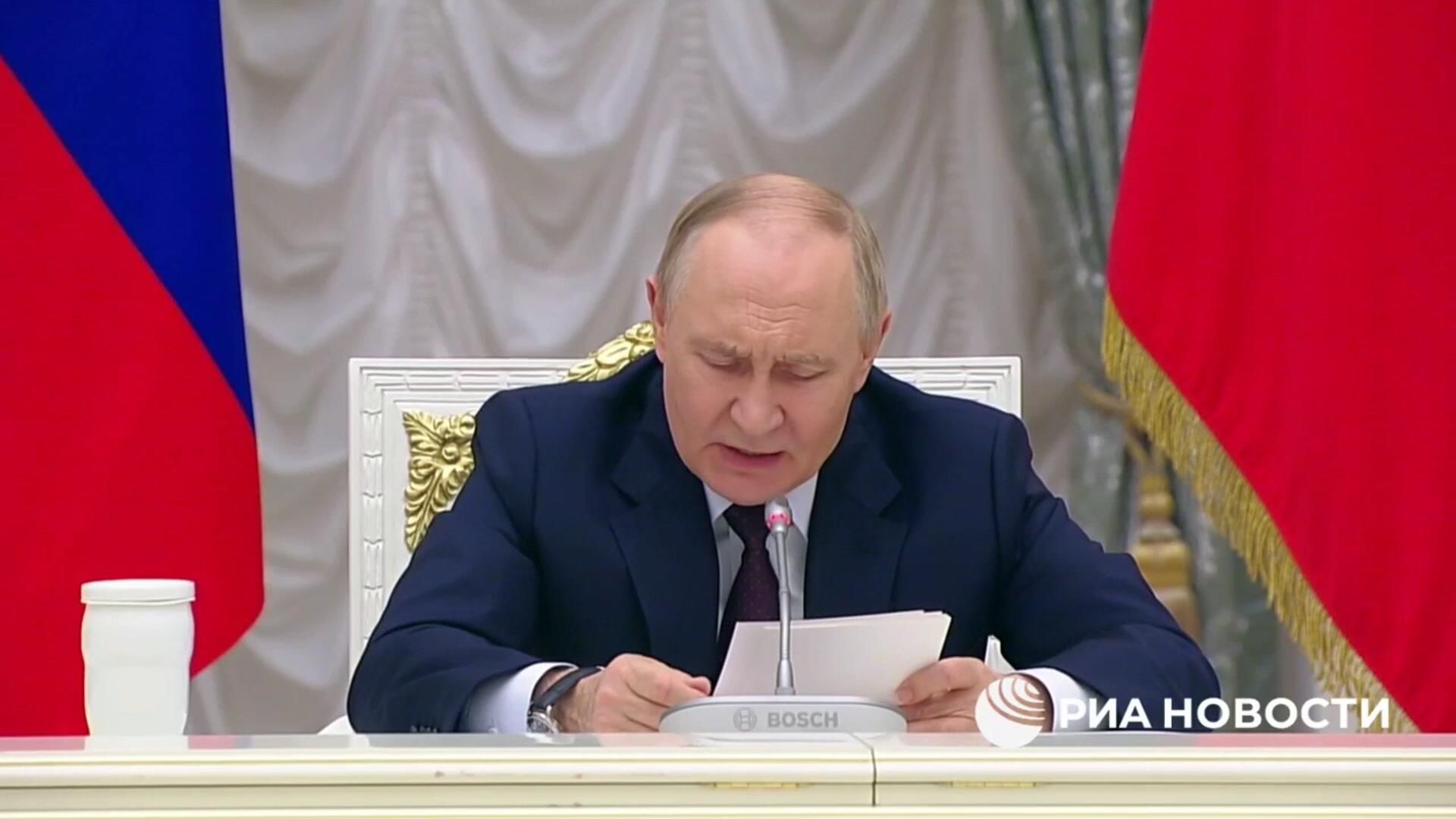 Путин о гарантиях единства России Путин о гарантиях единства России - РИА Новости, 1920, 05.11.2025