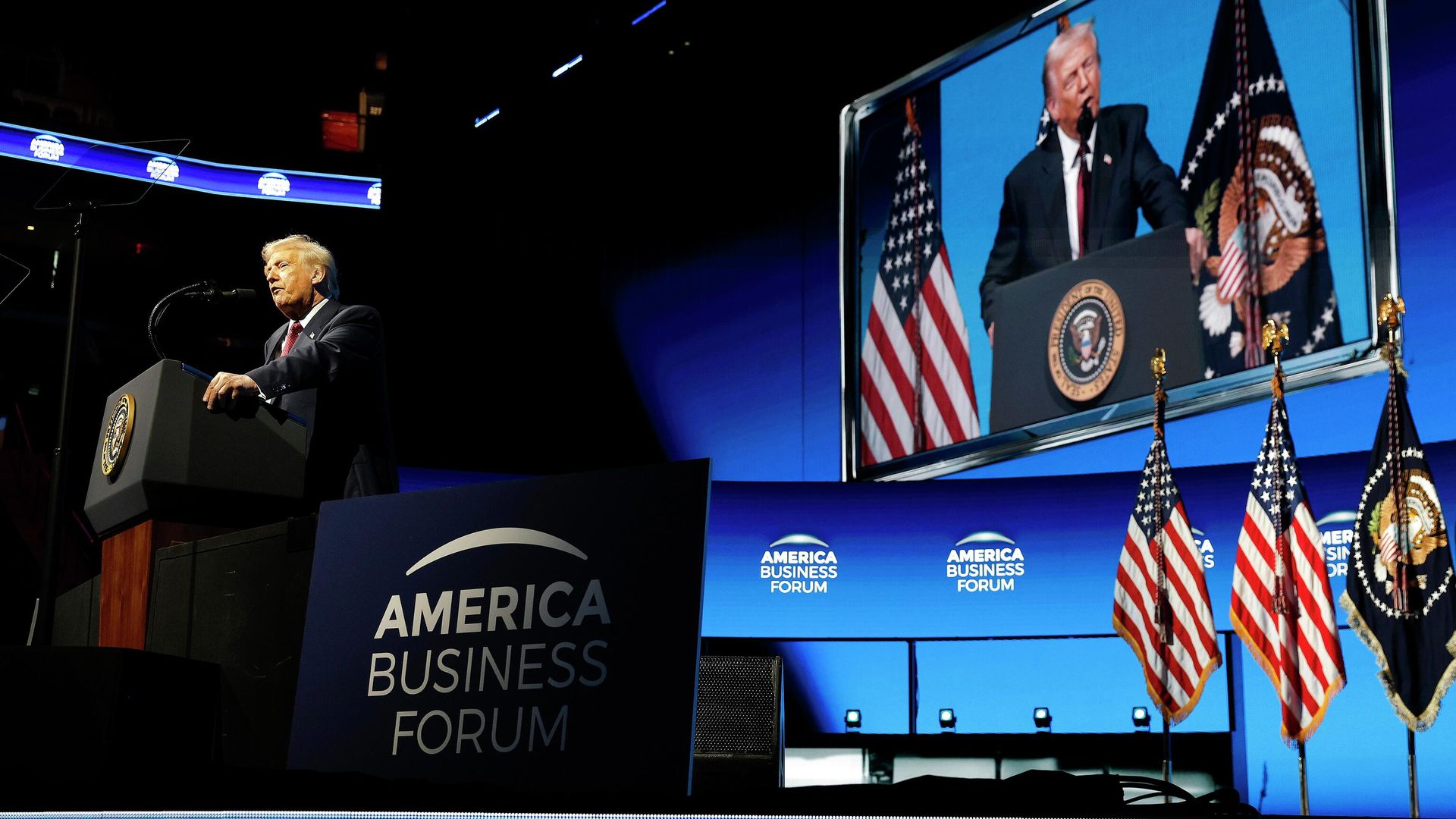Президент США Дональд Трамп выступает на Американском бизнес-форуме в Майами. 5 ноября 2025 Президент США Дональд Трамп выступает на Американском бизнес-форуме в Майами. 5 ноября 2025 - РИА Новости, 1920, 05.11.2025