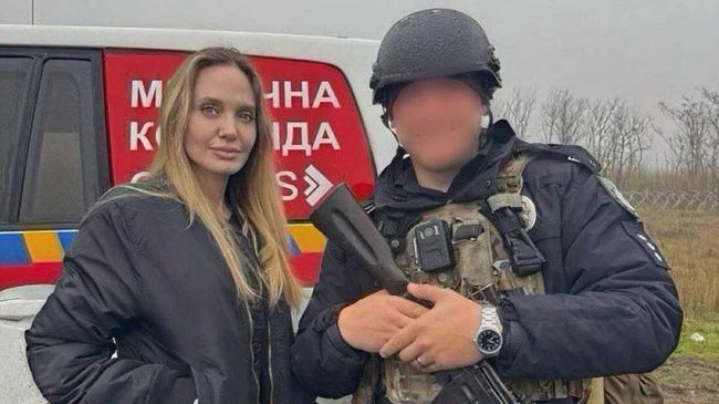Актриса Анджелина Джоли в Херсоне
