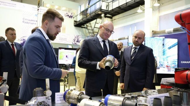 Заместитель председателя правительства России Дмитрий Чернышенко во время рабочей поездки в Самарскую область