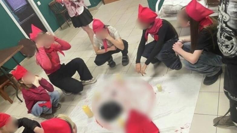 Ученики Архангельской средней общеобразовательной школы во время квеста Ученики Архангельской средней общеобразовательной школы во время квеста - РИА Новости, 1920, 06.11.2025