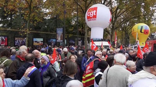 Митинг против пенсионной реформы в Париже
