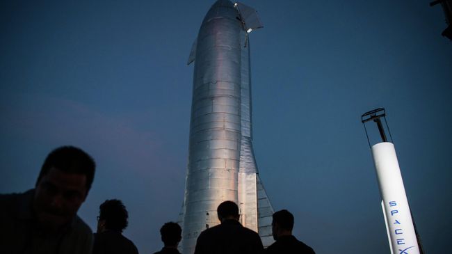 Прототип космического корабля SpaceX Starship на космодроме в штате Техас