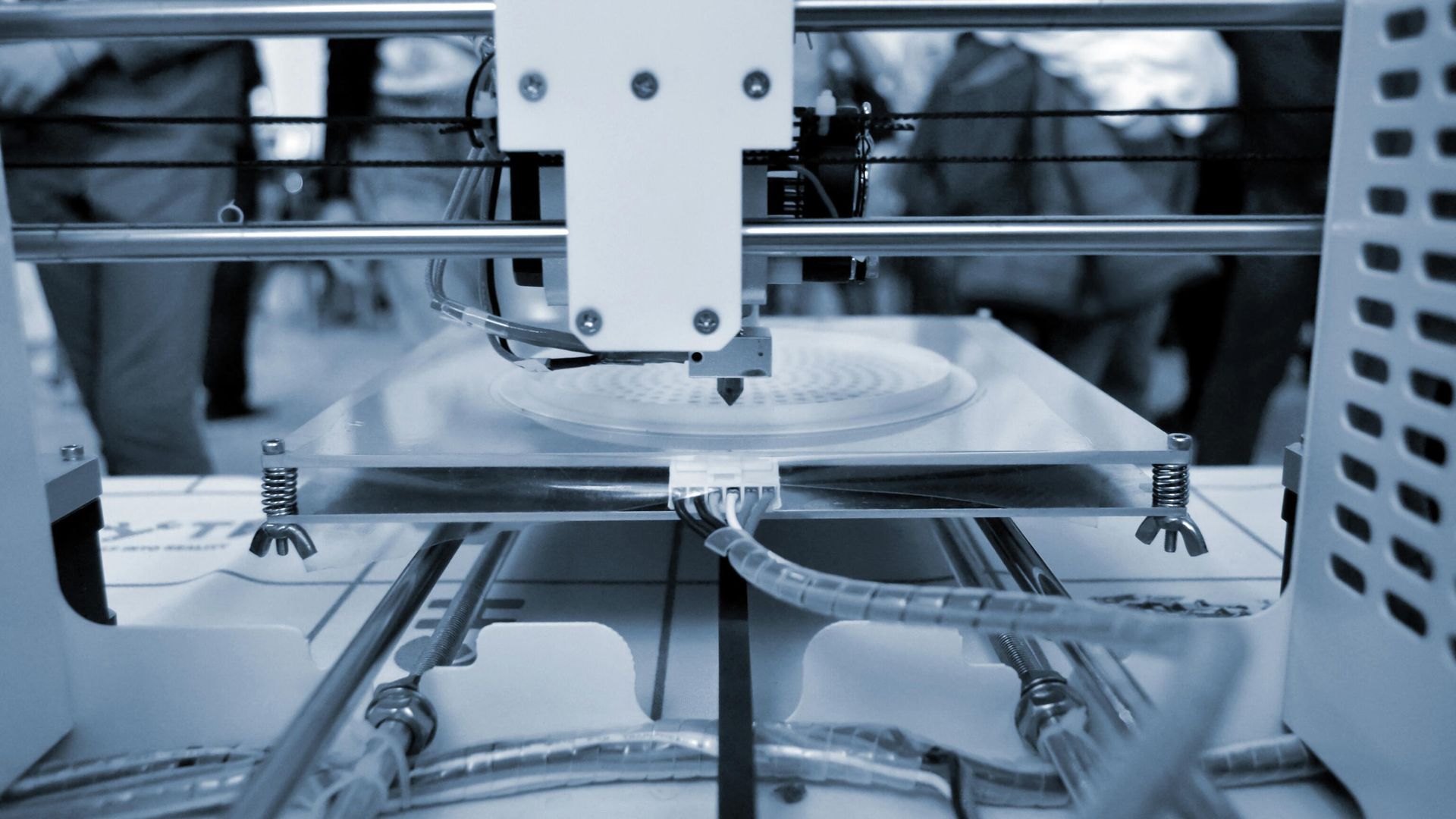Процесс работы 3D-принтера Процесс работы 3D-принтера - РИА Новости, 1920, 12.11.2025