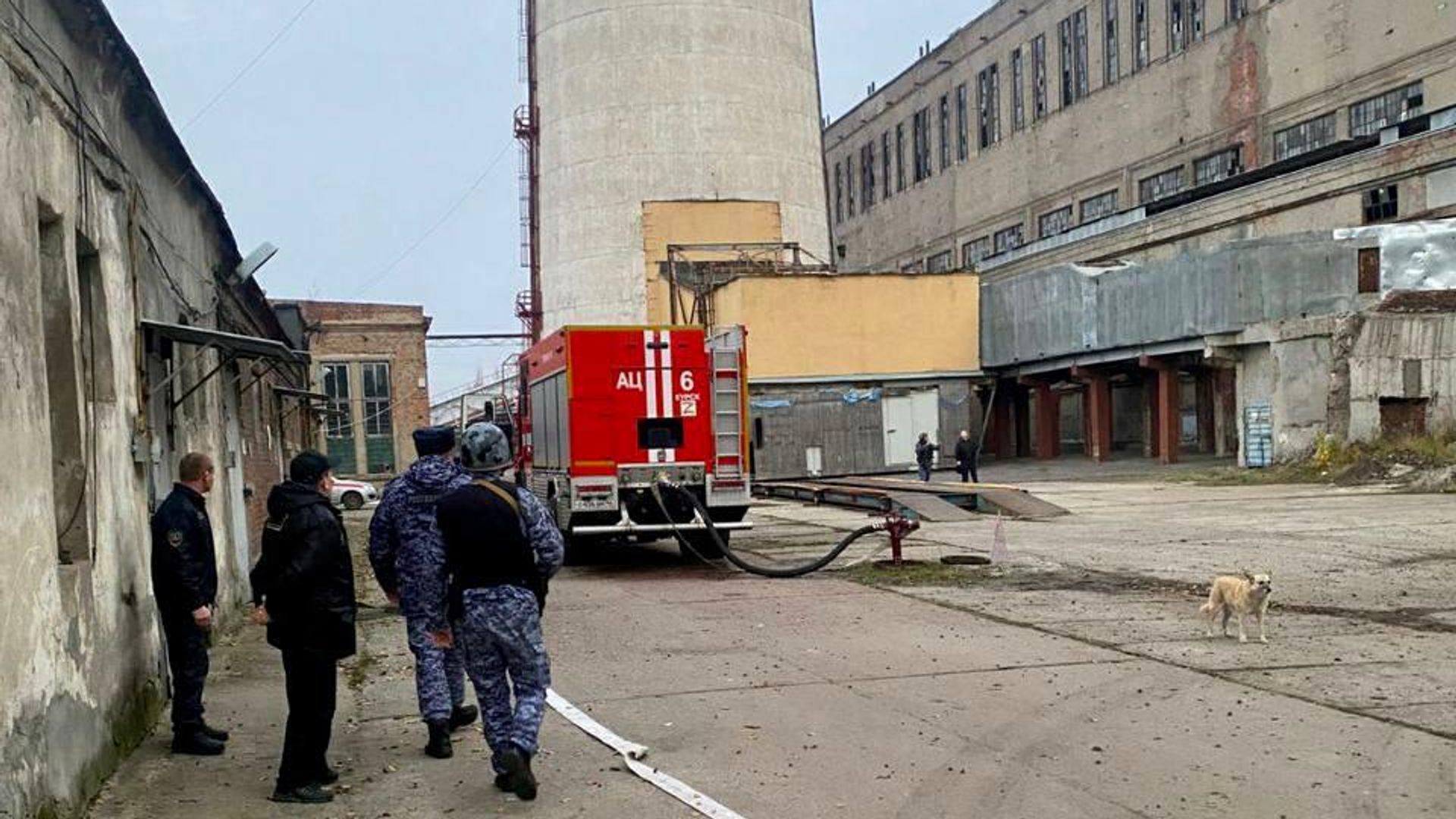 Экстренные службы недалеко от ТЭЦ в Курске, которую пытались атаковать ВСУ - РИА Новости, 1920, 07.12.2025