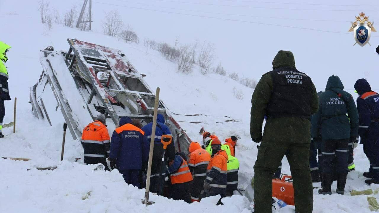 Поиски попавшего под лавину геолога на Камчатке Поиски попавшего под лавину геолога на Камчатке - РИА Новости, 1920, 09.11.2025