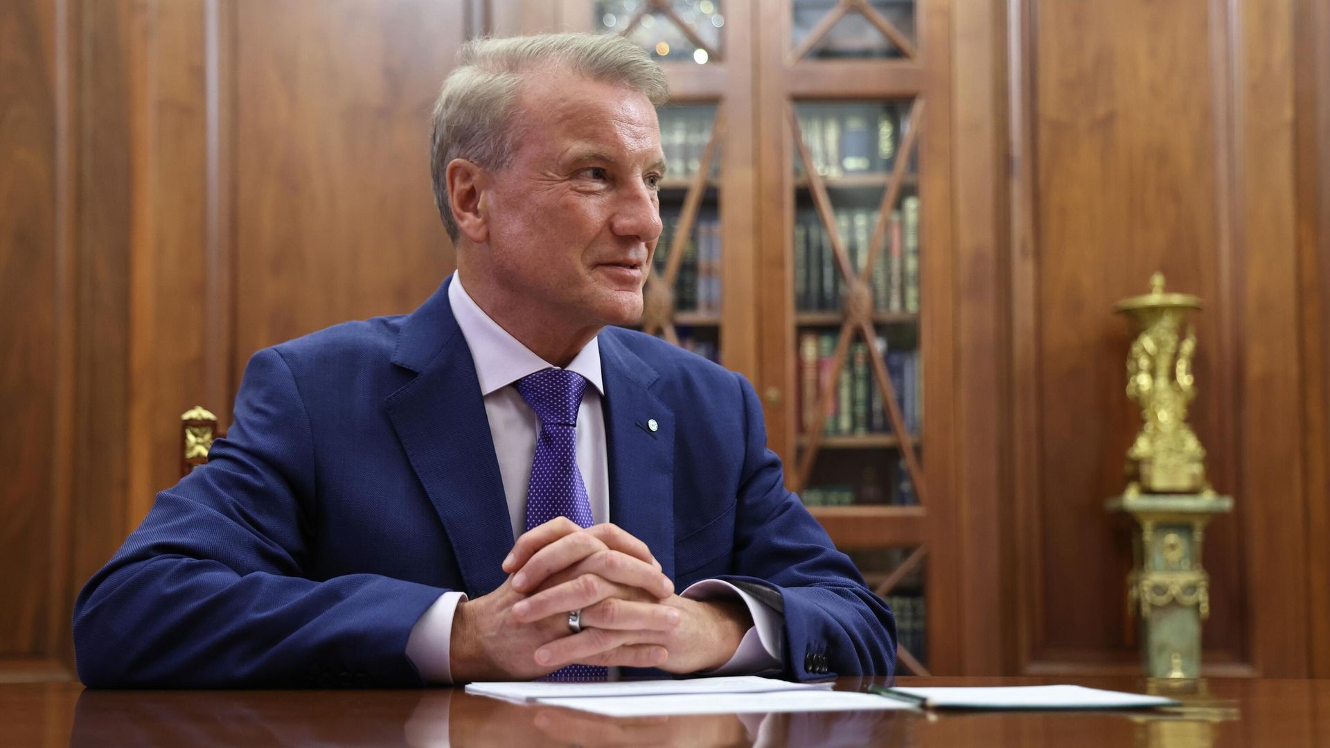 Президент, председатель правления Сбербанка Герман Греф во время встречи с президентом РФ Владимиром Путиным Президент, председатель правления Сбербанка Герман Греф во время встречи с президентом РФ Владимиром Путиным - РИА Новости, 1920, 10.11.2025
