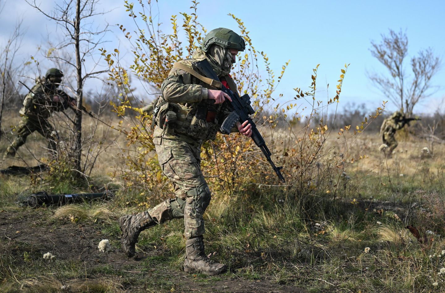 Российские военнослужащие Российские военнослужащие