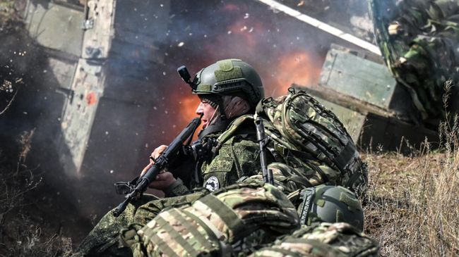Российский военнослужащий Российский военнослужащий