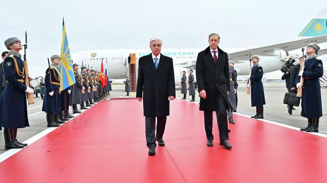 Прибытие президента Казахстана Касым-Жомарта Токаева в Москву