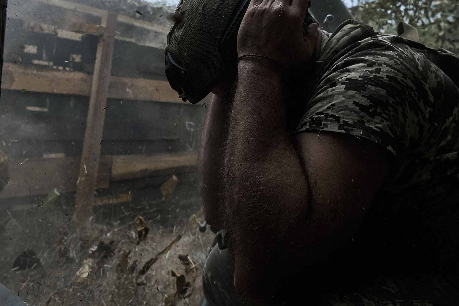 Украинский военнослужащий в окопе Украинский военнослужащий в окопе - РИА Новости, 1920, 11.11.2025