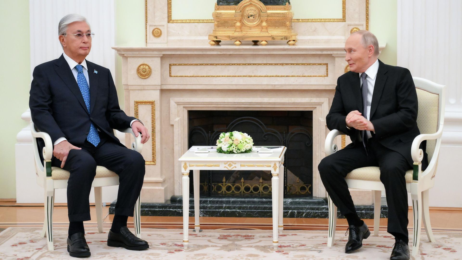 Президент РФ Владимир Путин и президент Казахстана Касым-Жомарт Токаев во время встречи - РИА Новости, 1920, 11.11.2025