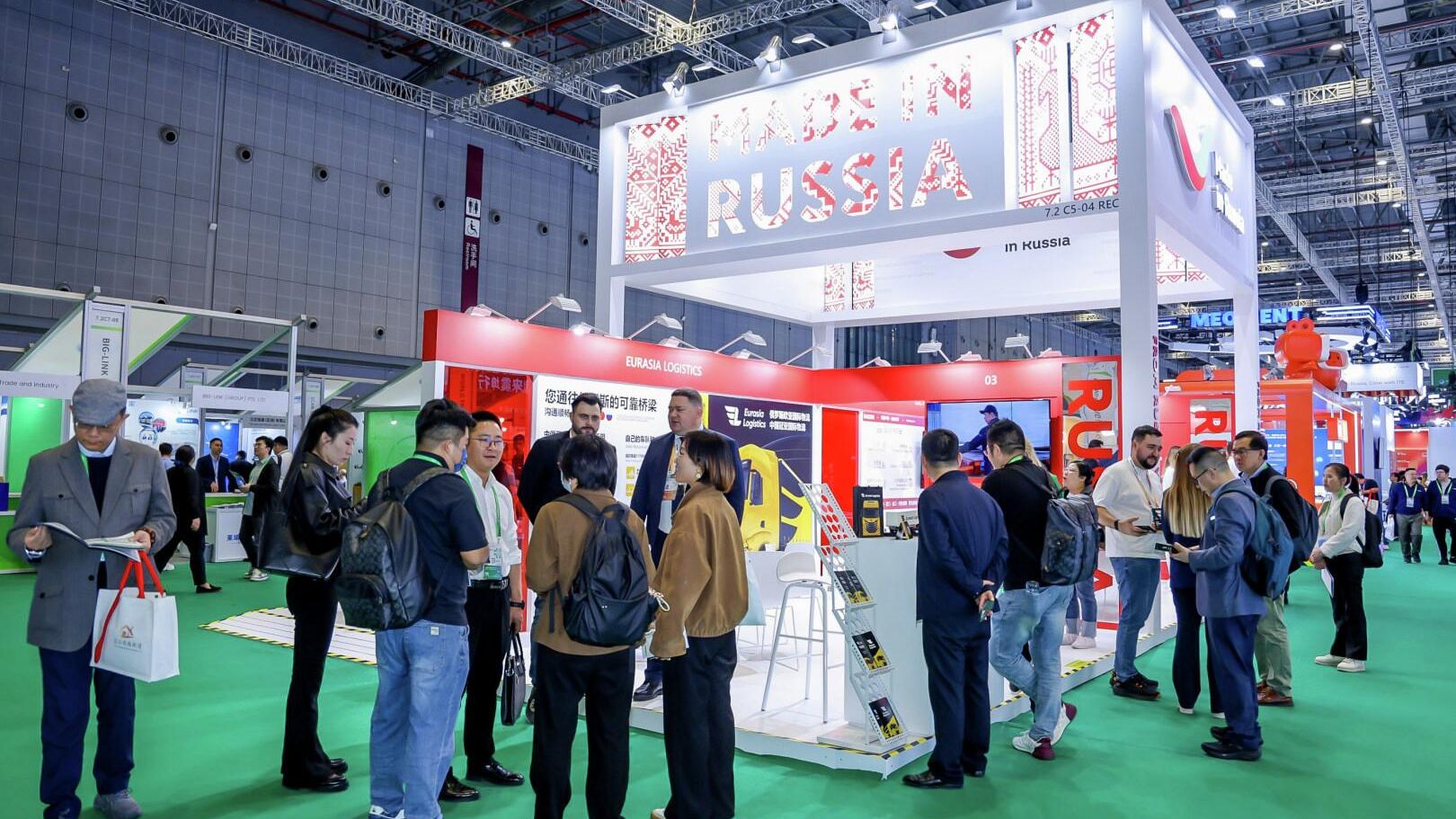 Российские экспортеры заключили соглашения на сумму более $65 млн на CIIE 2025 Российские экспортеры заключили соглашения на сумму более $65 млн на CIIE 2025 - РИА Новости, 1920, 12.11.2025