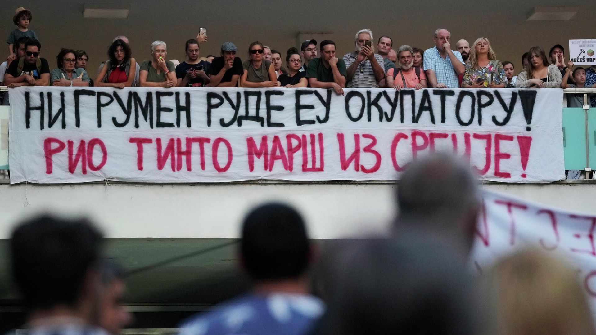 Акция протеста против реализации проекта по добыче лития концерна Rio Tinto на западе Сербии перед зданием государственного телевидения в Белграде Акция протеста против реализации проекта по добыче лития концерна Rio Tinto на западе Сербии перед зданием государственного телевидения в Белграде - РИА Новости, 1920, 13.11.2025