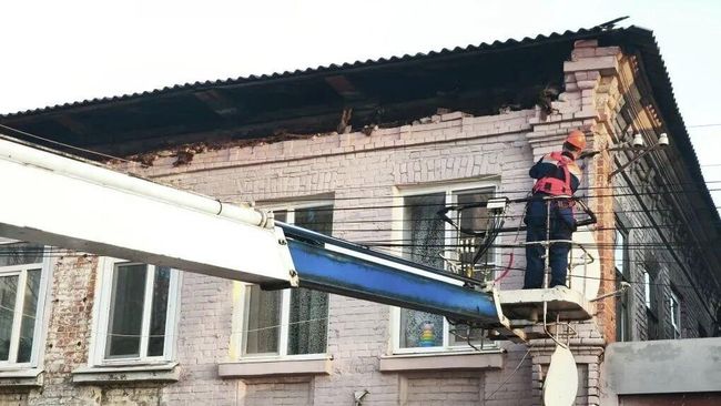 Обрушение части дома в городе Балаково Саратовской области