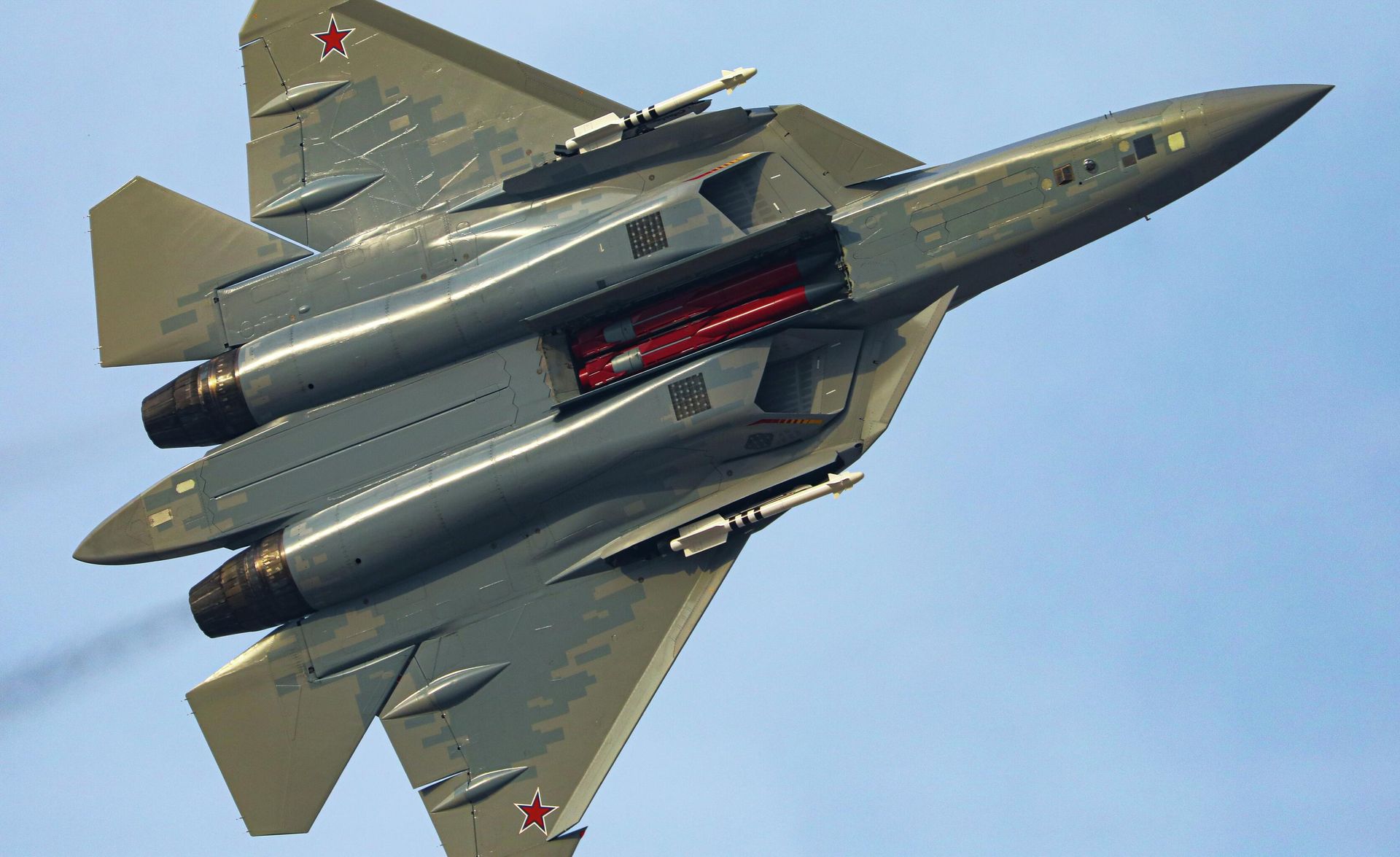 Российский истребитель Су-57Э на Международном авиационно-космическом салоне Dubai Airshow-2025 в Дубае - РИА Новости, 1920, 22.05.2026