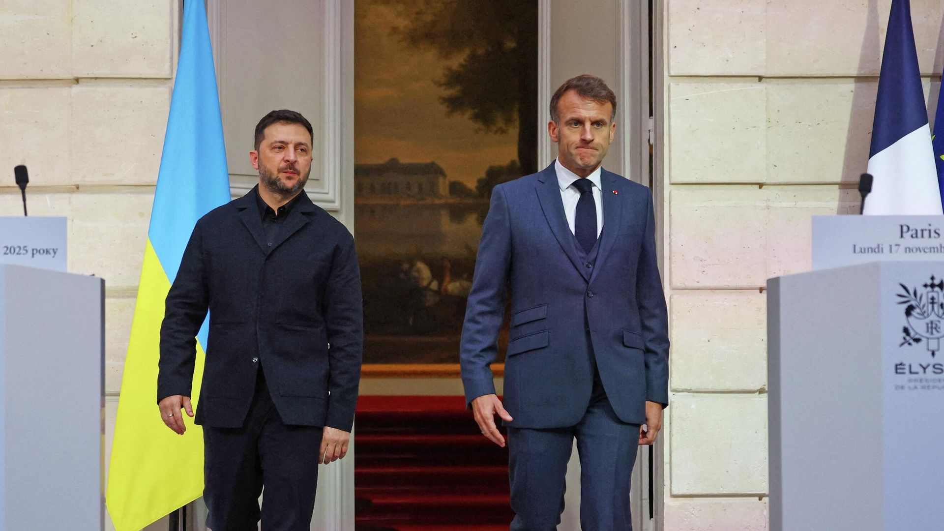 Владимир Зеленский и Эмманюэль Макрон во время пресс-конференции в Париже Владимир Зеленский и Эмманюэль Макрон во время пресс-конференции в Париже - РИА Новости, 1920, 18.11.2025