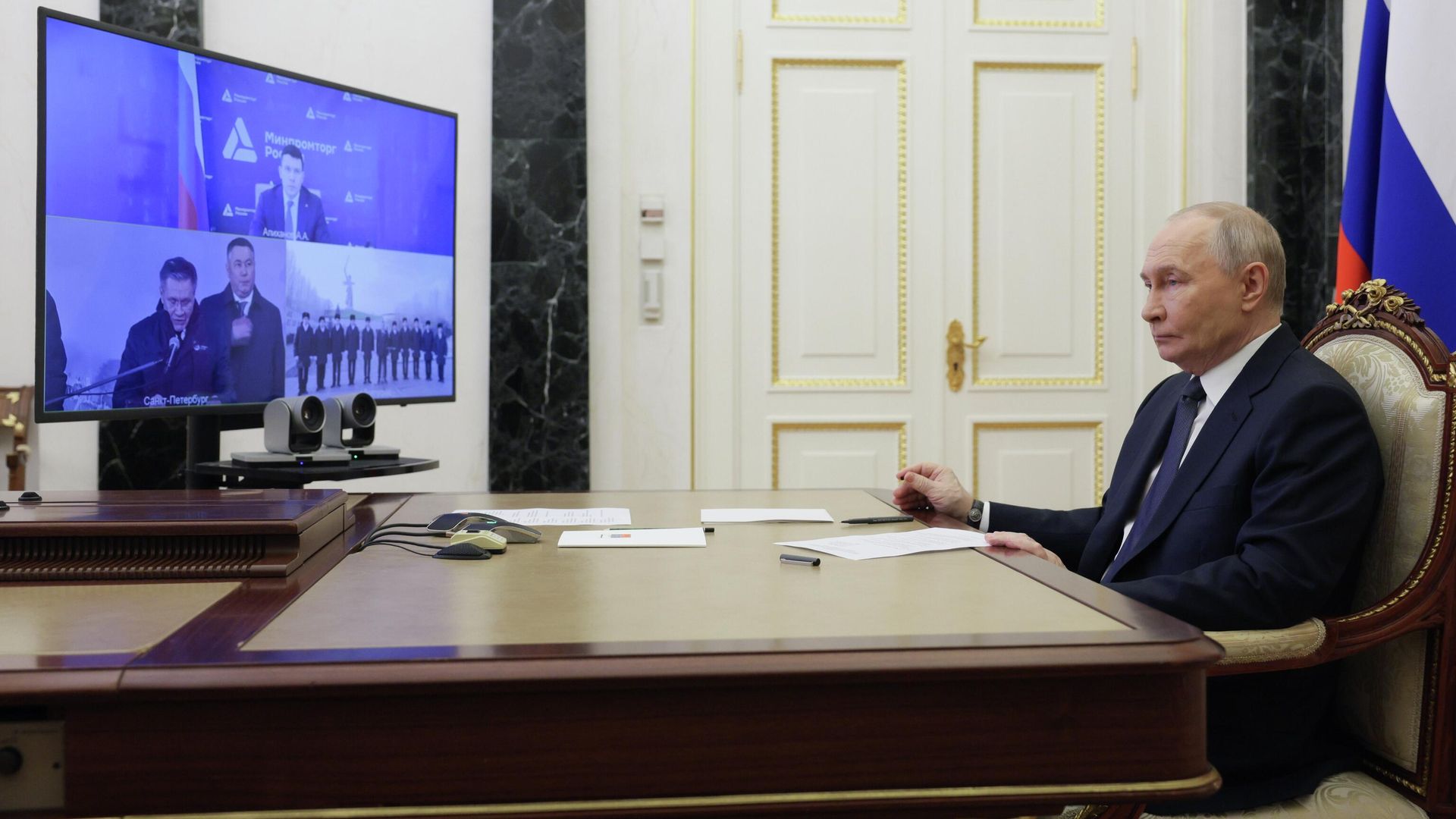 Путин: Уверен, что новый ледокол Сталинград будет достойно носить это гордое имя Путин: Уверен, что новый ледокол Сталинград будет достойно носить это гордое имя - РИА Новости, 1920, 18.11.2025