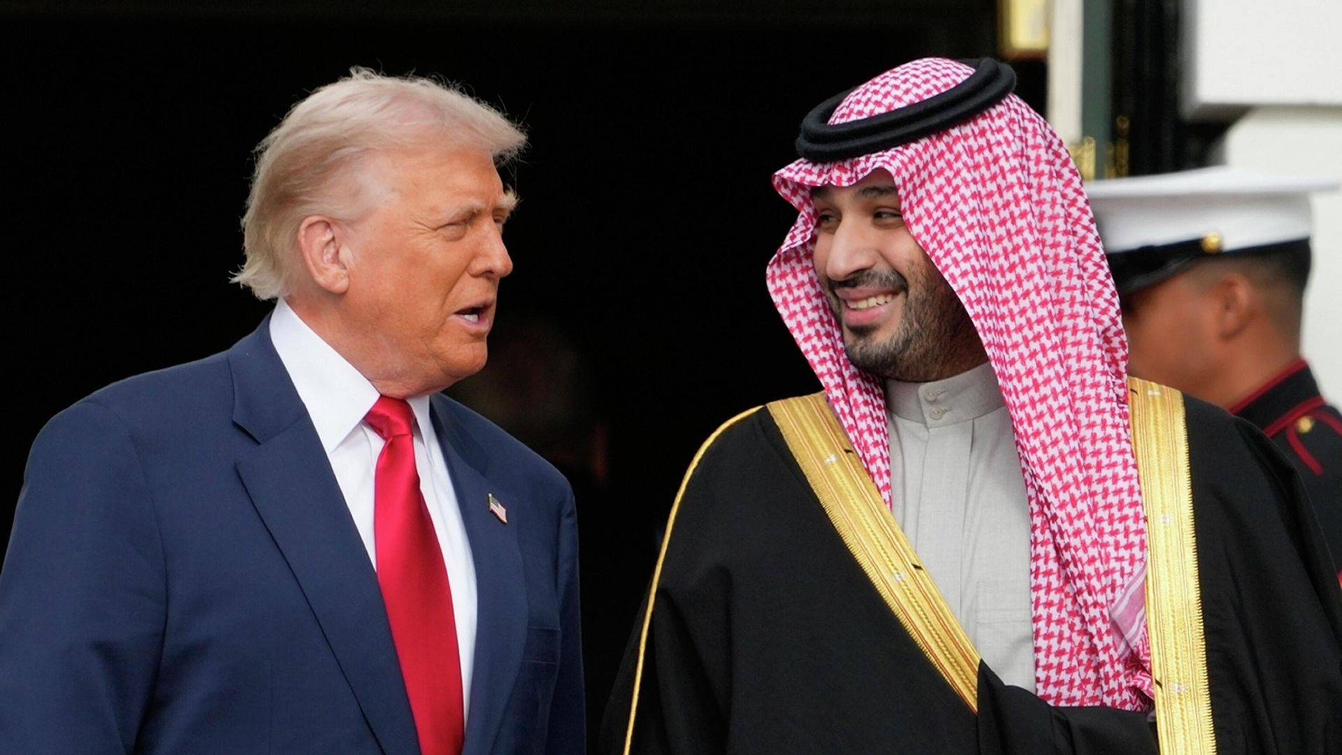 Президент США Дональд Трамп и наследный принц Саудовской Аравии Мухаммед бен Салман во время встречи в Вашингтоне - РИА Новости, 1920, 04.12.2025