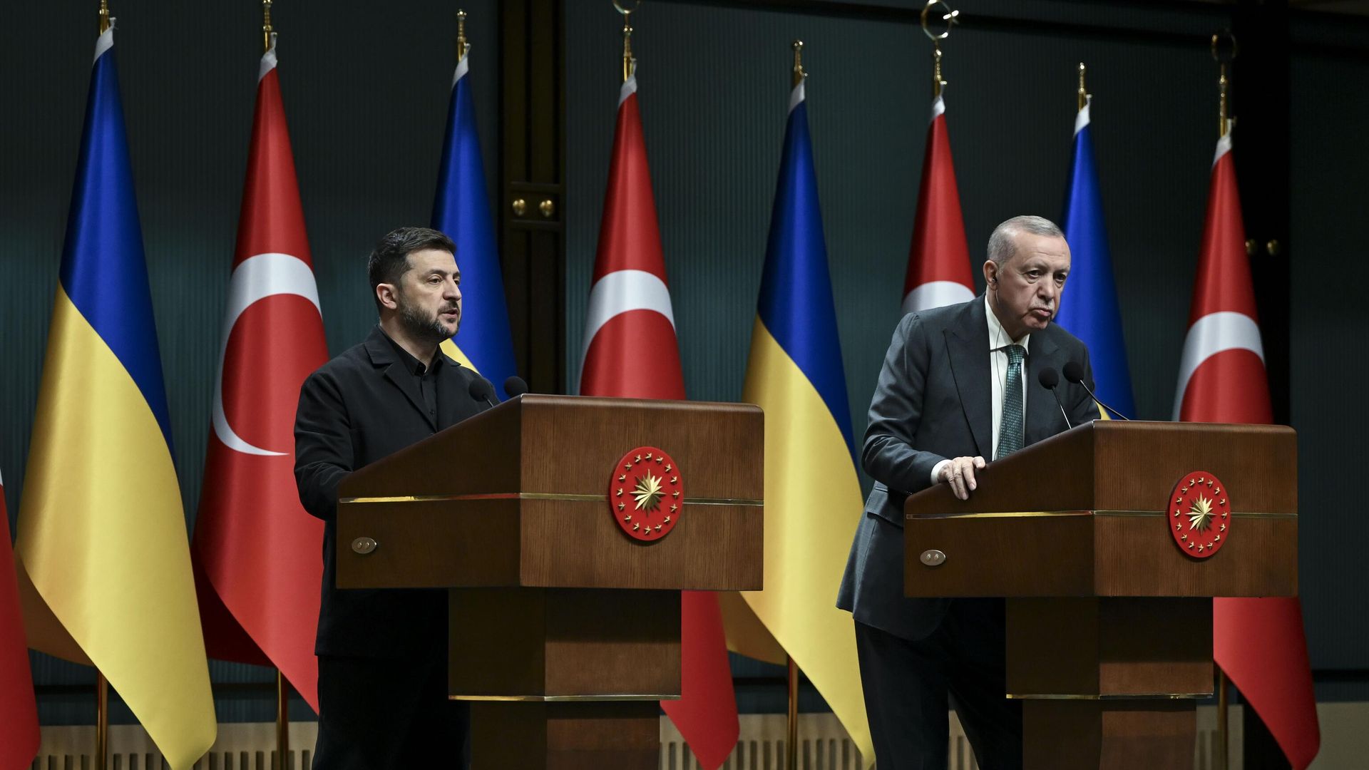 Президент Турции Реджеп Тайип Эрдоган и Владимир Зеленский во время встречи в Президентском комплексе в Анкаре. 19 ноября 2025 Президент Турции Реджеп Тайип Эрдоган и Владимир Зеленский во время встречи в Президентском комплексе в Анкаре. 19 ноября 2025 - РИА Новости, 1920, 19.11.2025