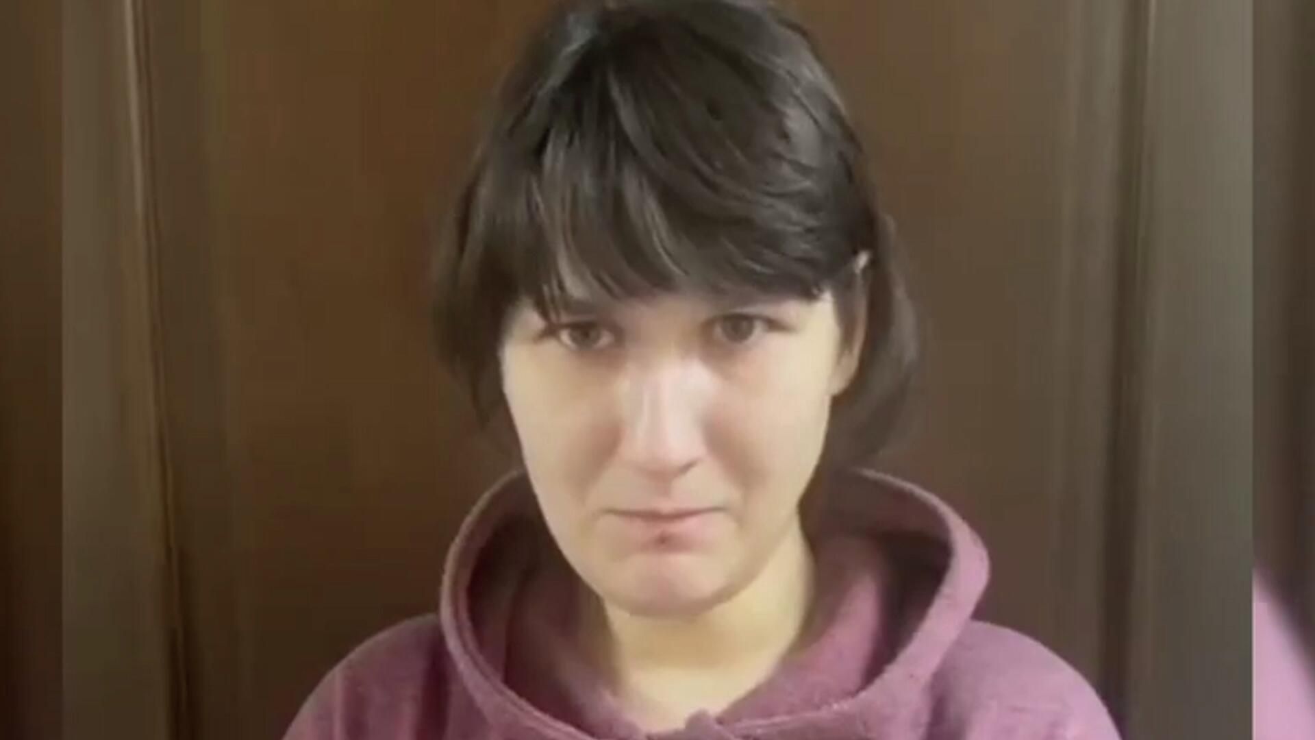Допрос женщины, которая убила дочь и спрятала ее в диван - РИА Новости, 1920, 20.11.2025