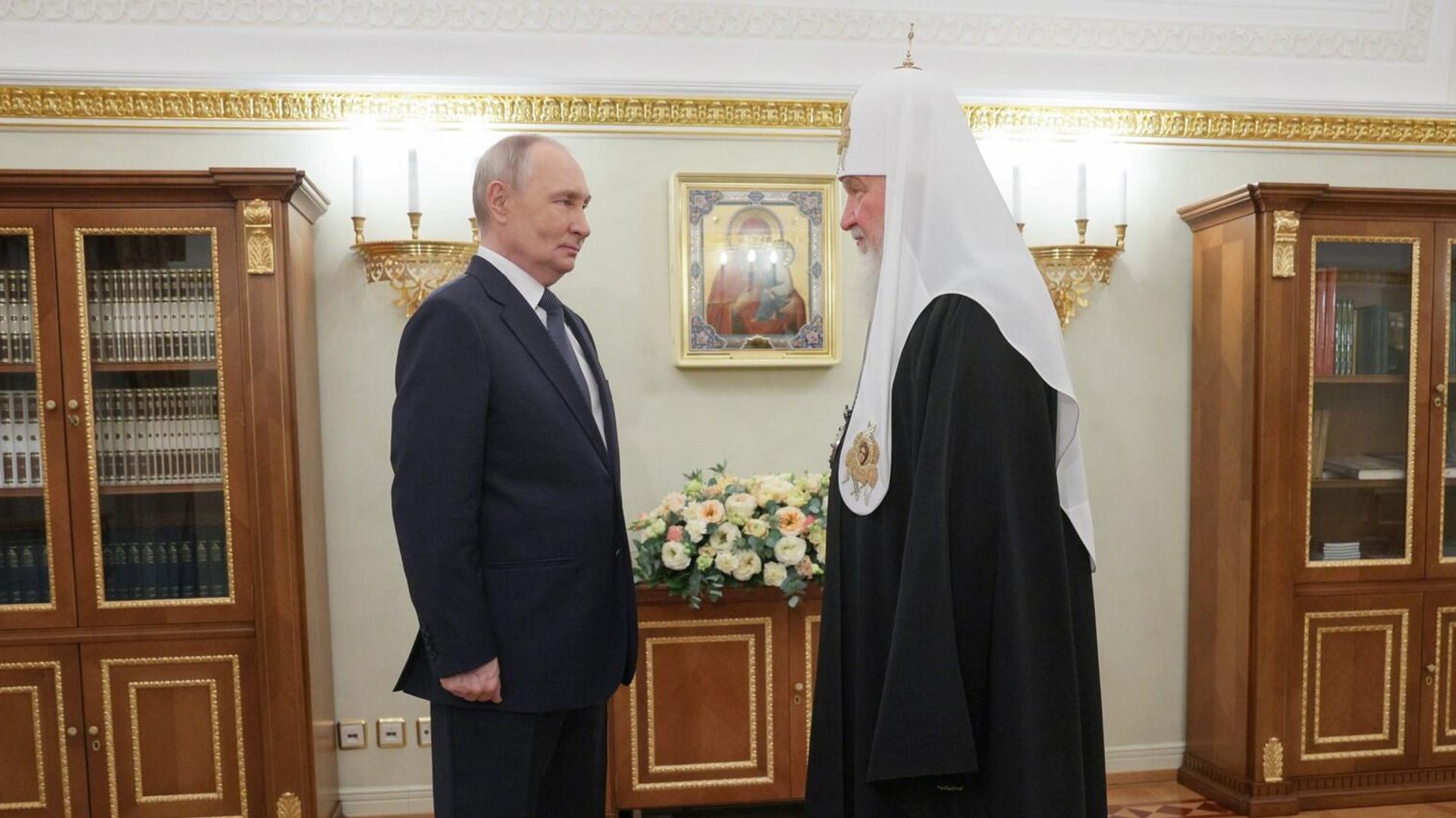 Владимир Путин поздравил Патриарха Московского и всея Руси Кирилла с днём рождения Владимир Путин поздравил Патриарха Московского и всея Руси Кирилла с днём рождения - РИА Новости, 1920, 20.11.2025